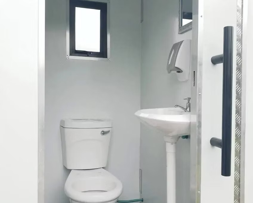 2 Doors VIP Mobile Toilet