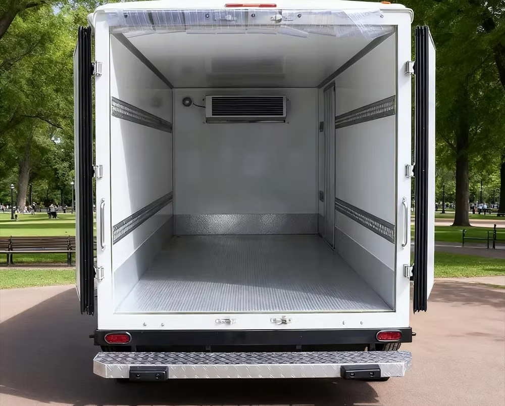 Mobile Cool Room Trailer Chiller Freezer Small Trailer Refrigeration Unit For Sale