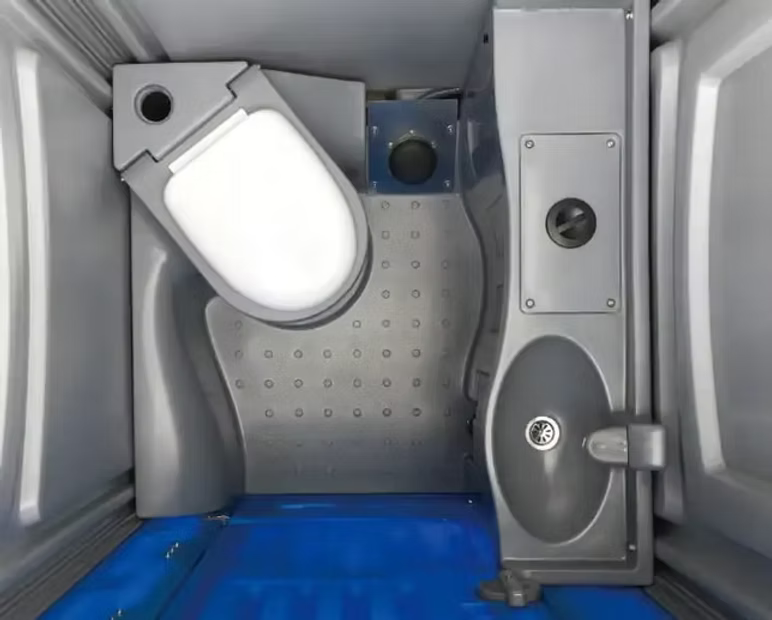 Portable Plastic Outdoor Toilet with Trailer – HDPE Unit